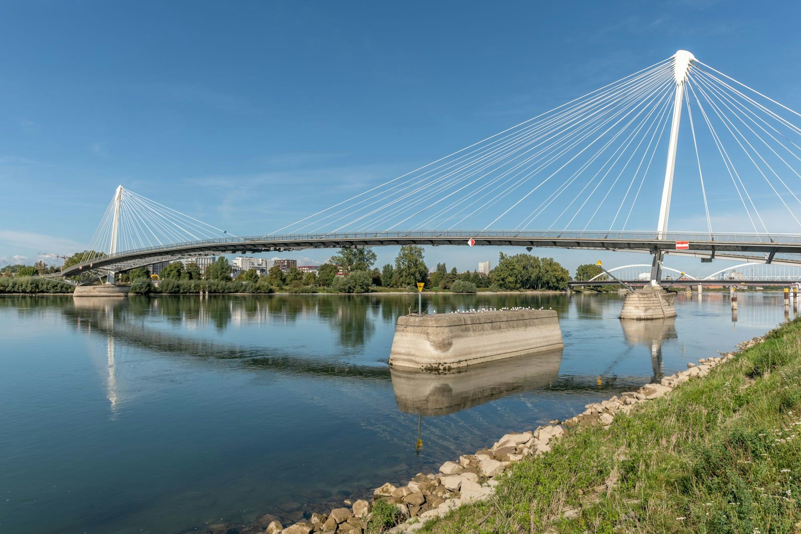 Passerelle des Deux Rives sur le Rhin entre Kehl et Strasbourg