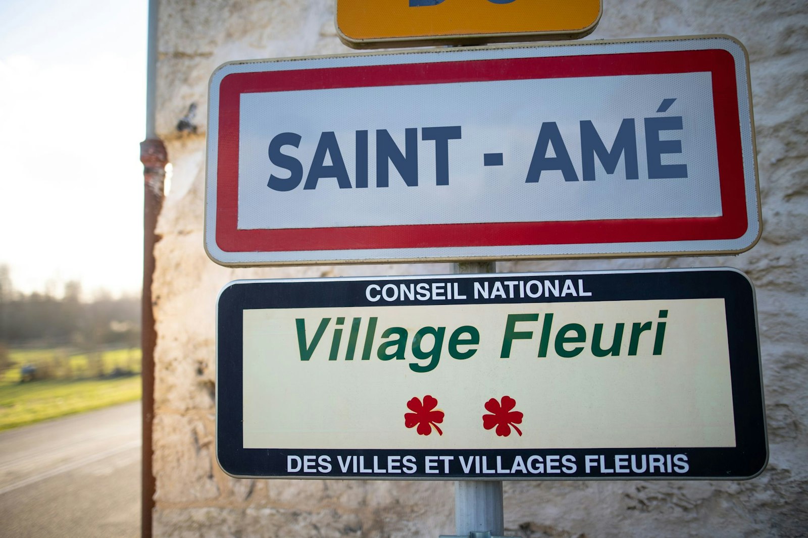Village fleuri de France