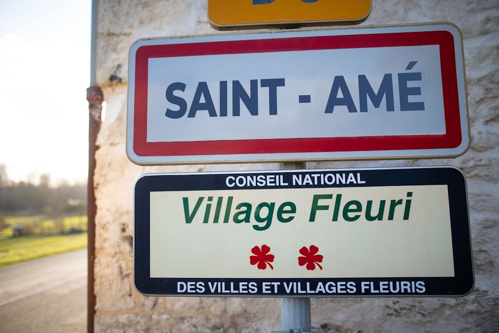 Village fleuri de France