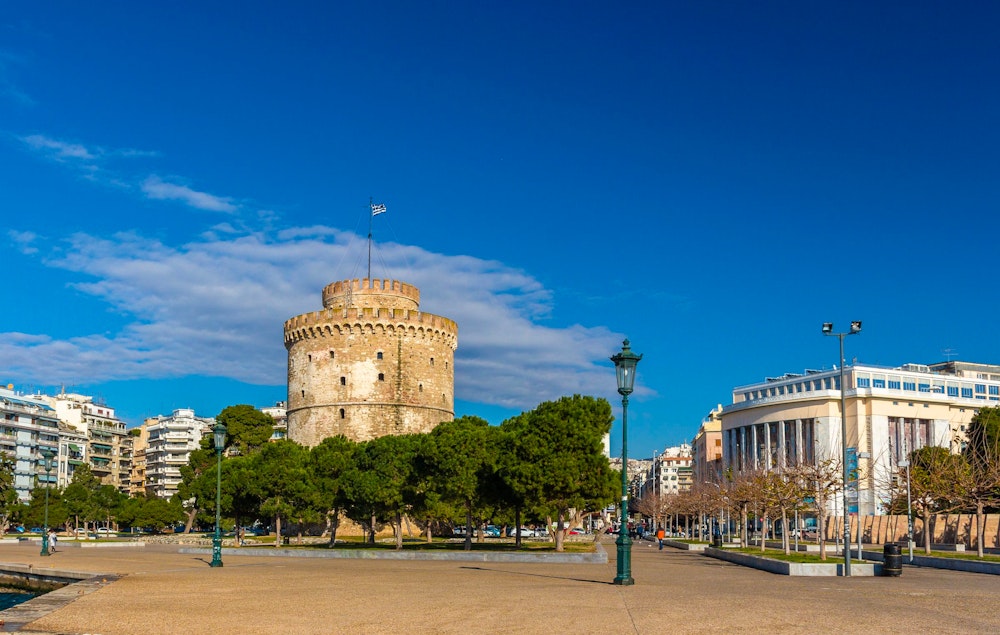 Белая башня и Национальный Театр Северной Греции 