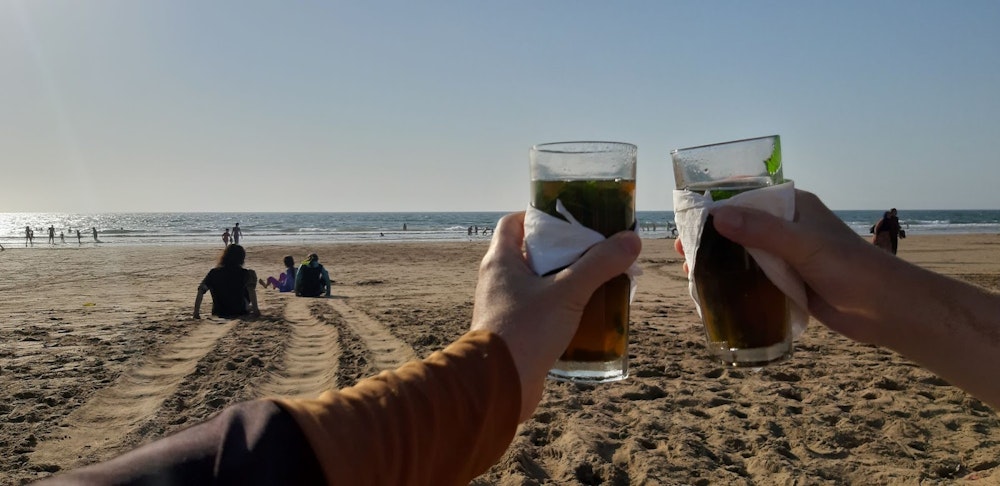 Мятный чай на пляже Сиди Касем