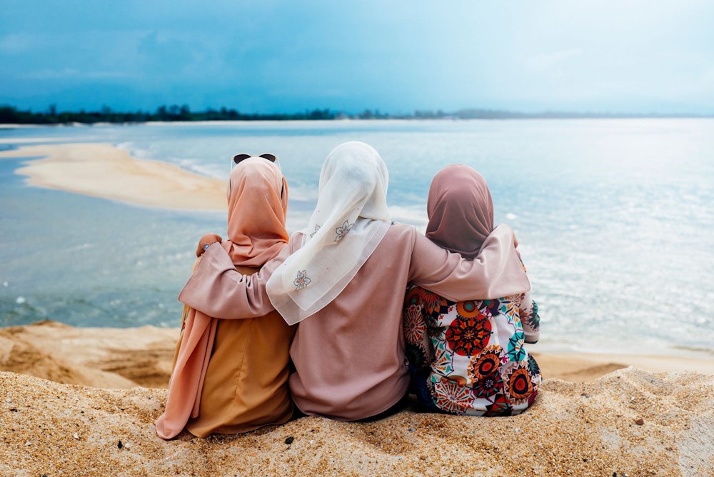 Die Mädchen am Strand