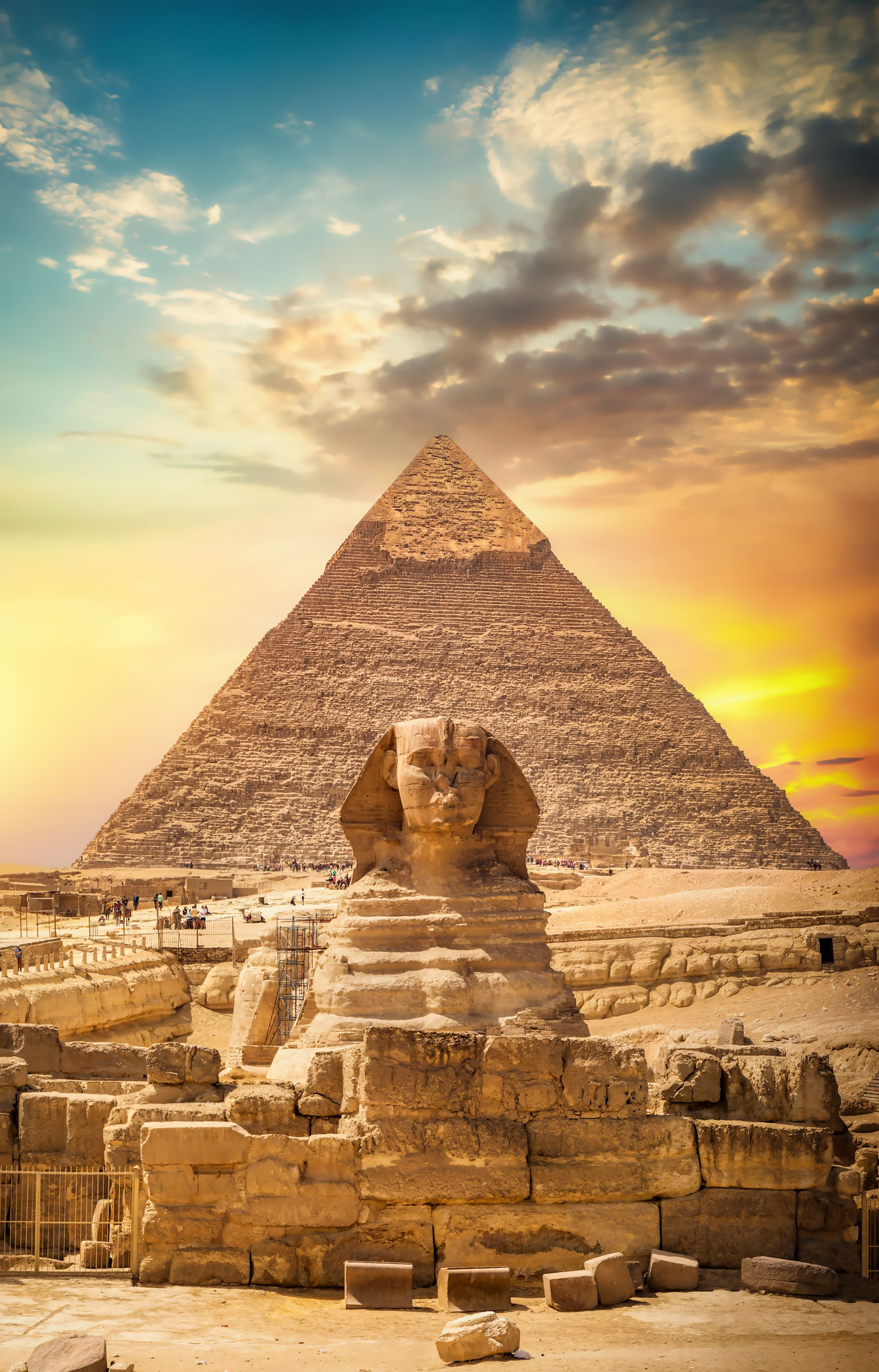 Grand Sphinx de Gizeh avec Pyramide