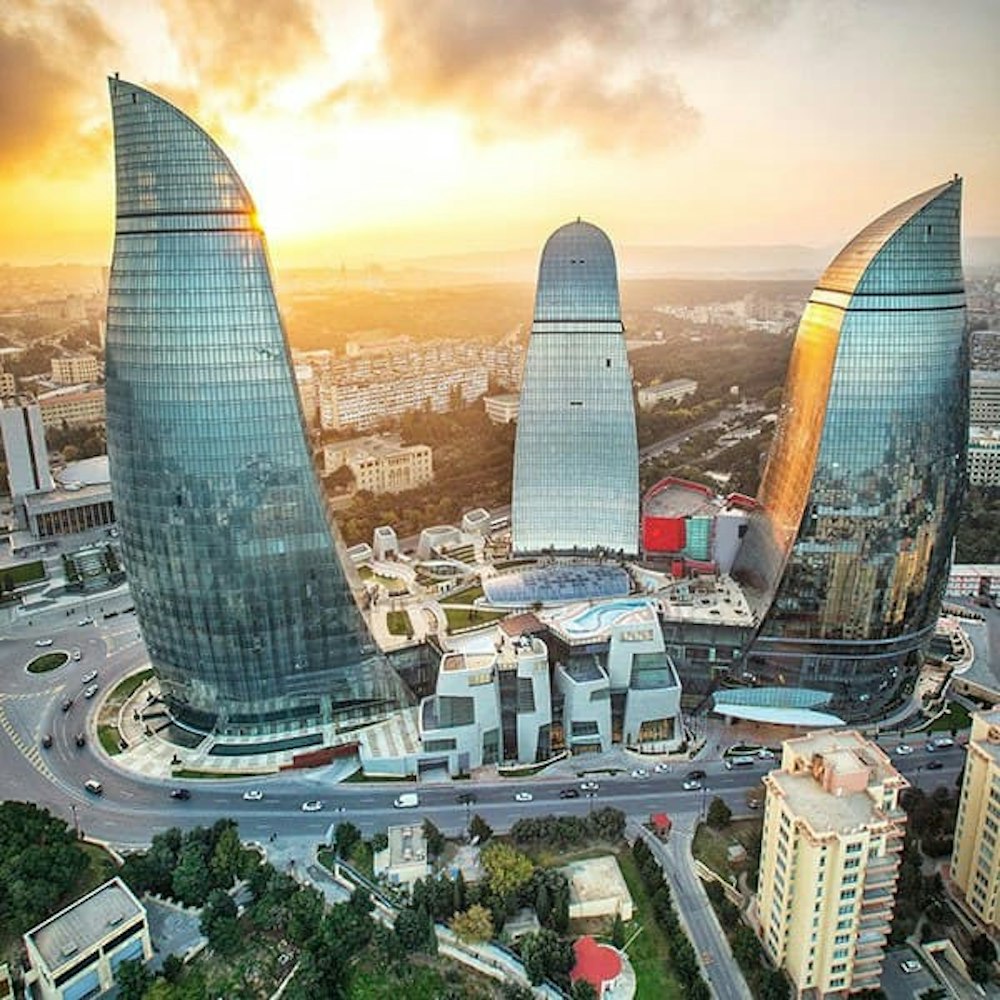 Отель Fairmont Baku — Flame Towers