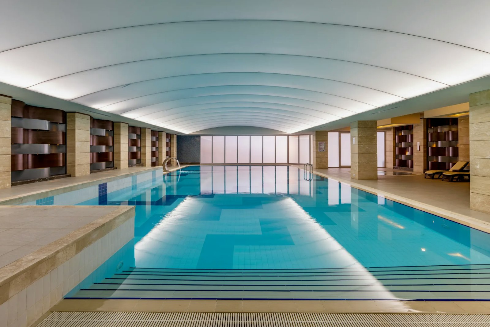 Adenya Hotel'de kapalı yüzme havuzu