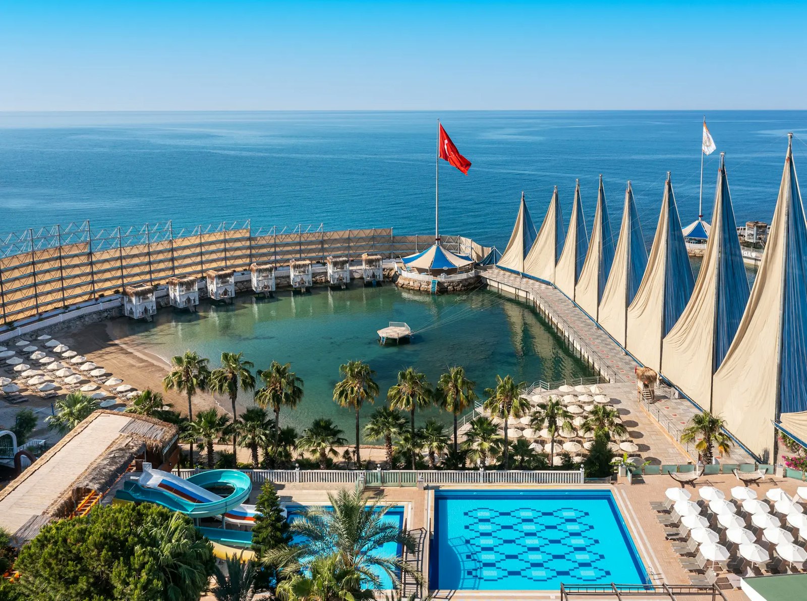 Adin Beach kadınlara özel plaj alanı