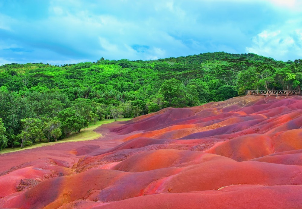 Песок в долине Семи Цветов (La Vallée Des Couleurs)