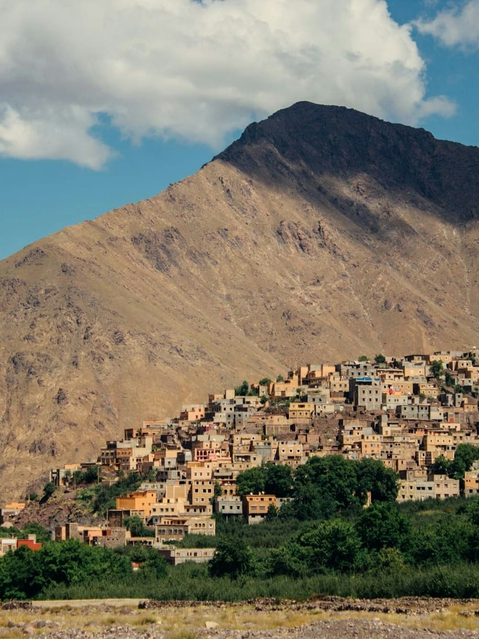 Toubkal Dağı eteklerinde bir Berberi köyü