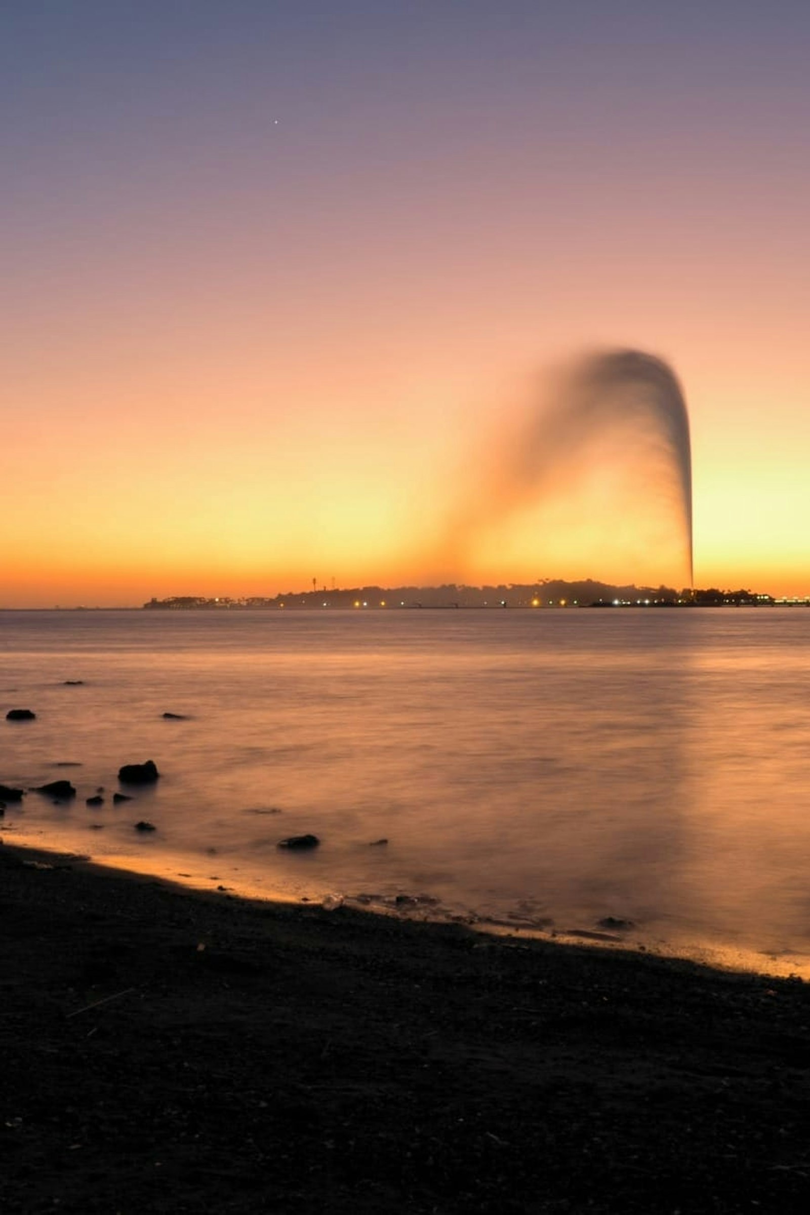 Kızıldeniz kıyısında Kral Fahd Fıskiyesi manzarası