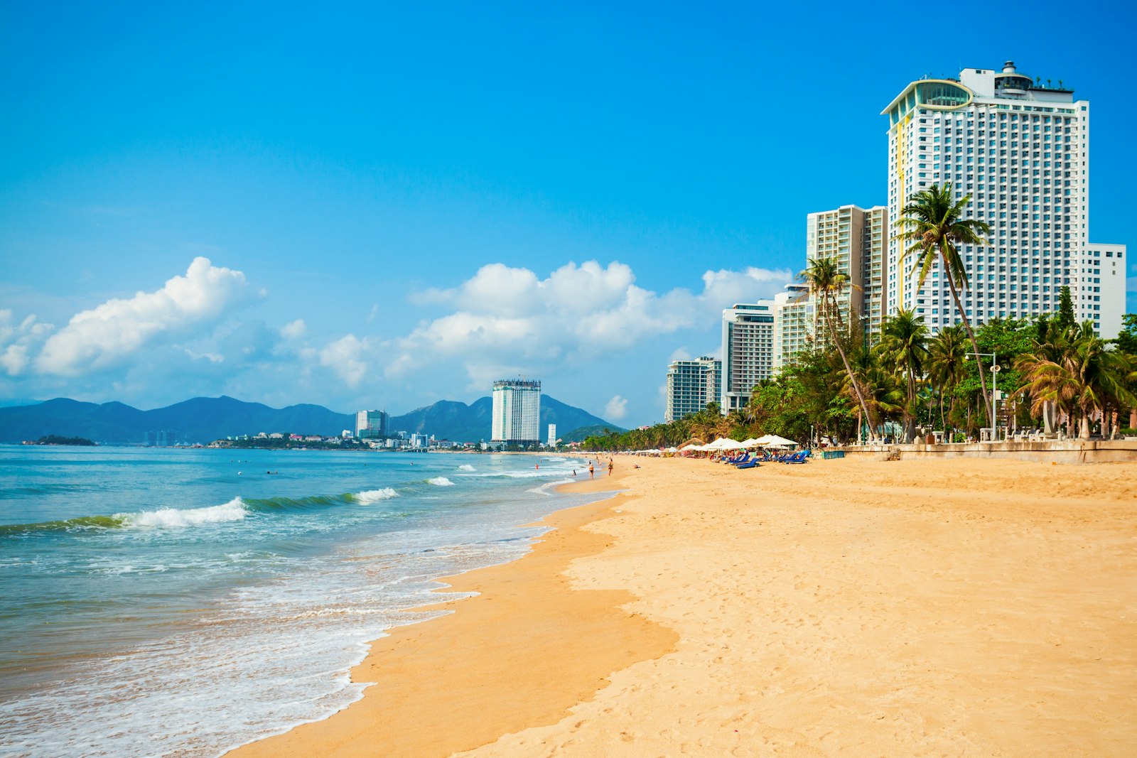 شاطئ مدينة نها ترانج