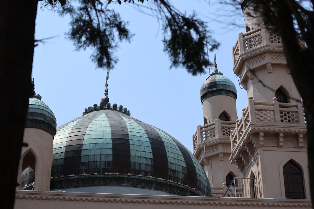 Dome and building of Kobe Mosque