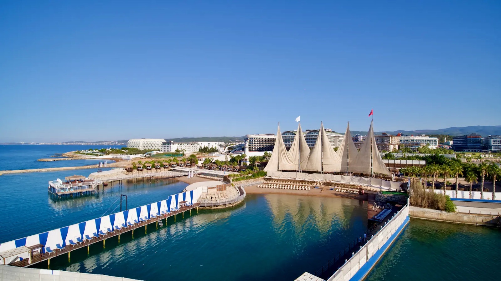 Plage privée sans vis à vis réservée aux femmes au Adenya Hotel & Resort, Alanya