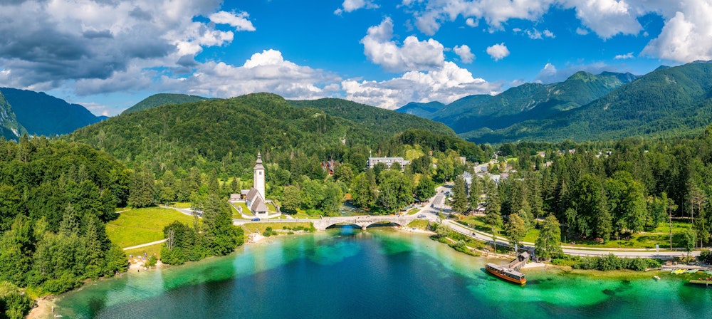 Bohinjer See in den Julischen Alpen, Slowenien