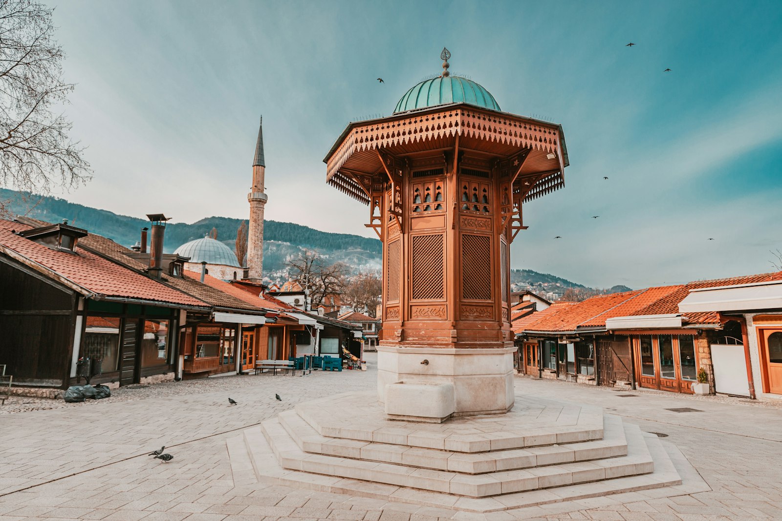 Sebilj fountain and Gazi Husrev-beg Mosque in Baščaršija, Sarajevo