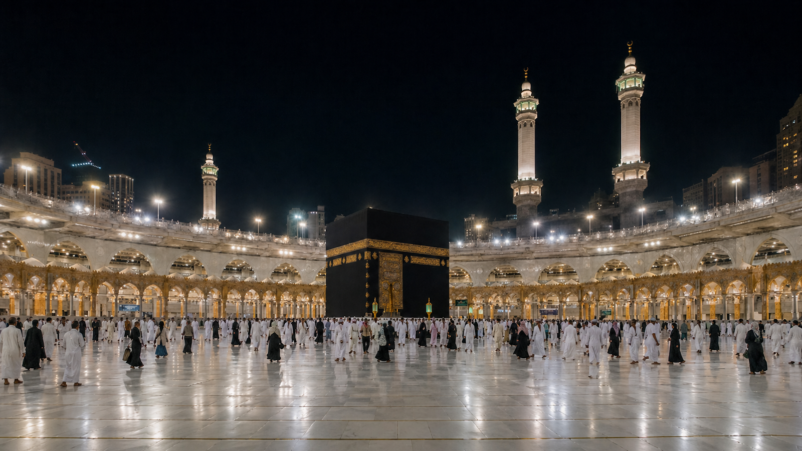 The Mataf floor is much less crowded at night than during the day.