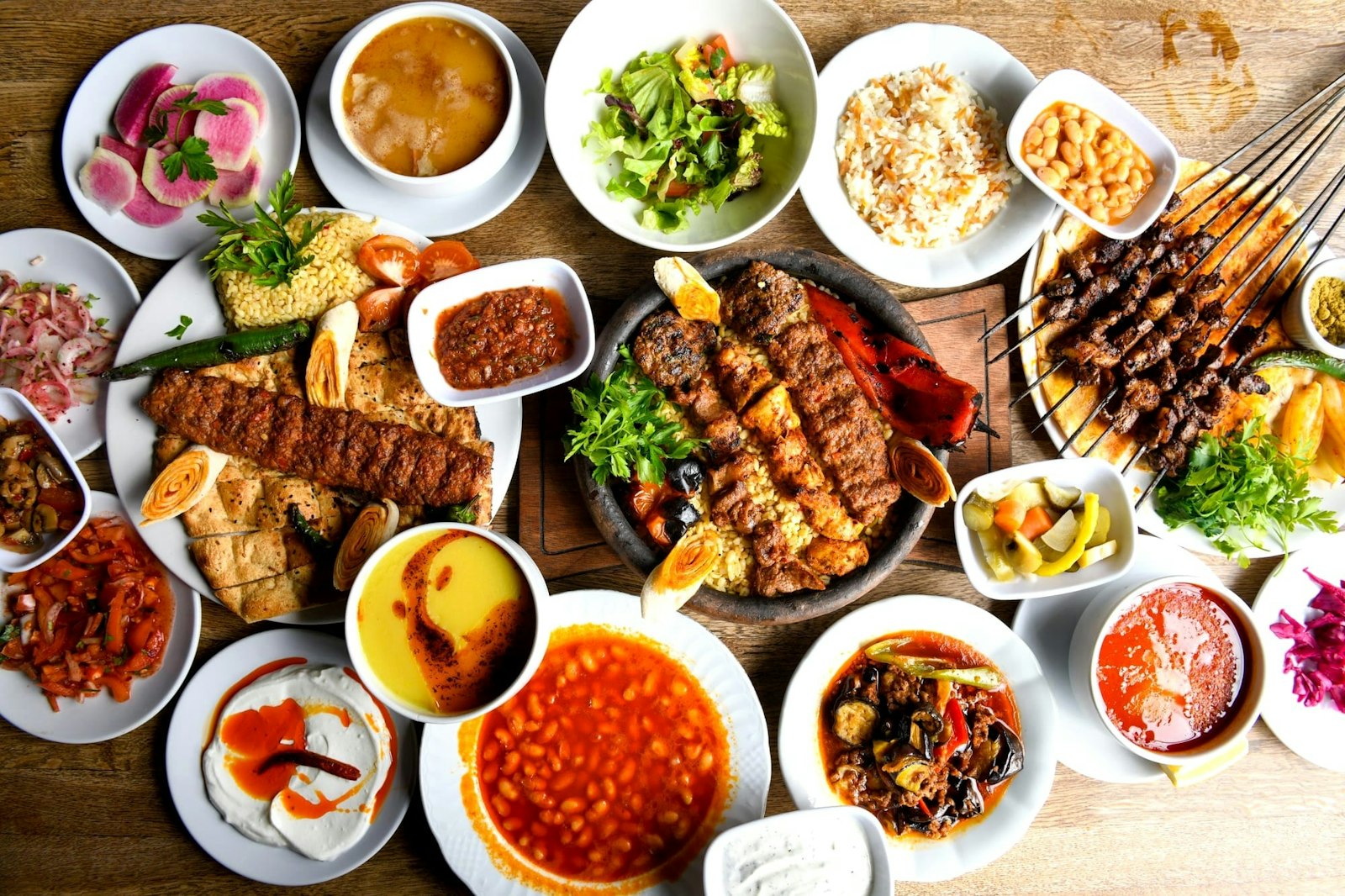 Most meat served in Türkiye is halal unless clearly marked otherwise.