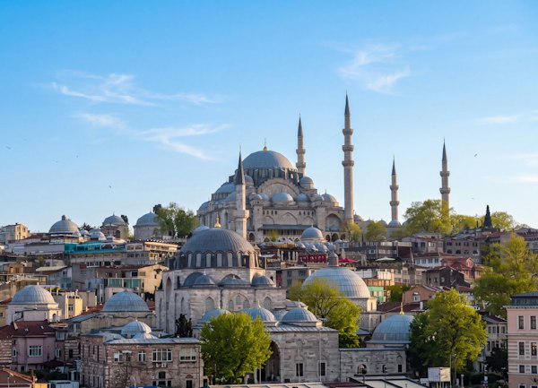 6 gecə: İskəndəriyyədən Marmarisə və İstanbula