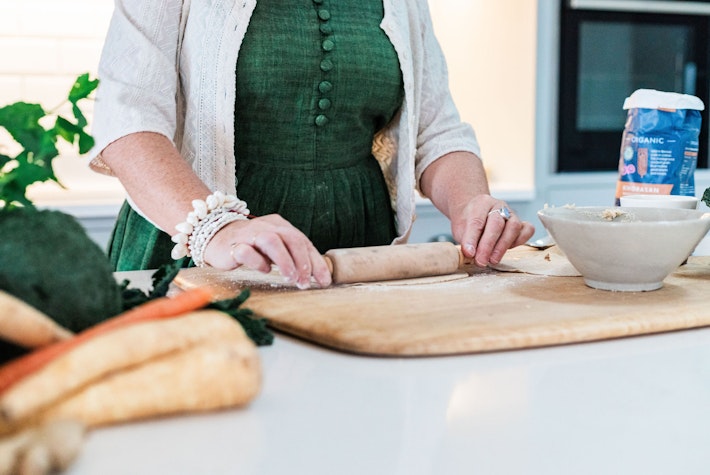tina making chapati