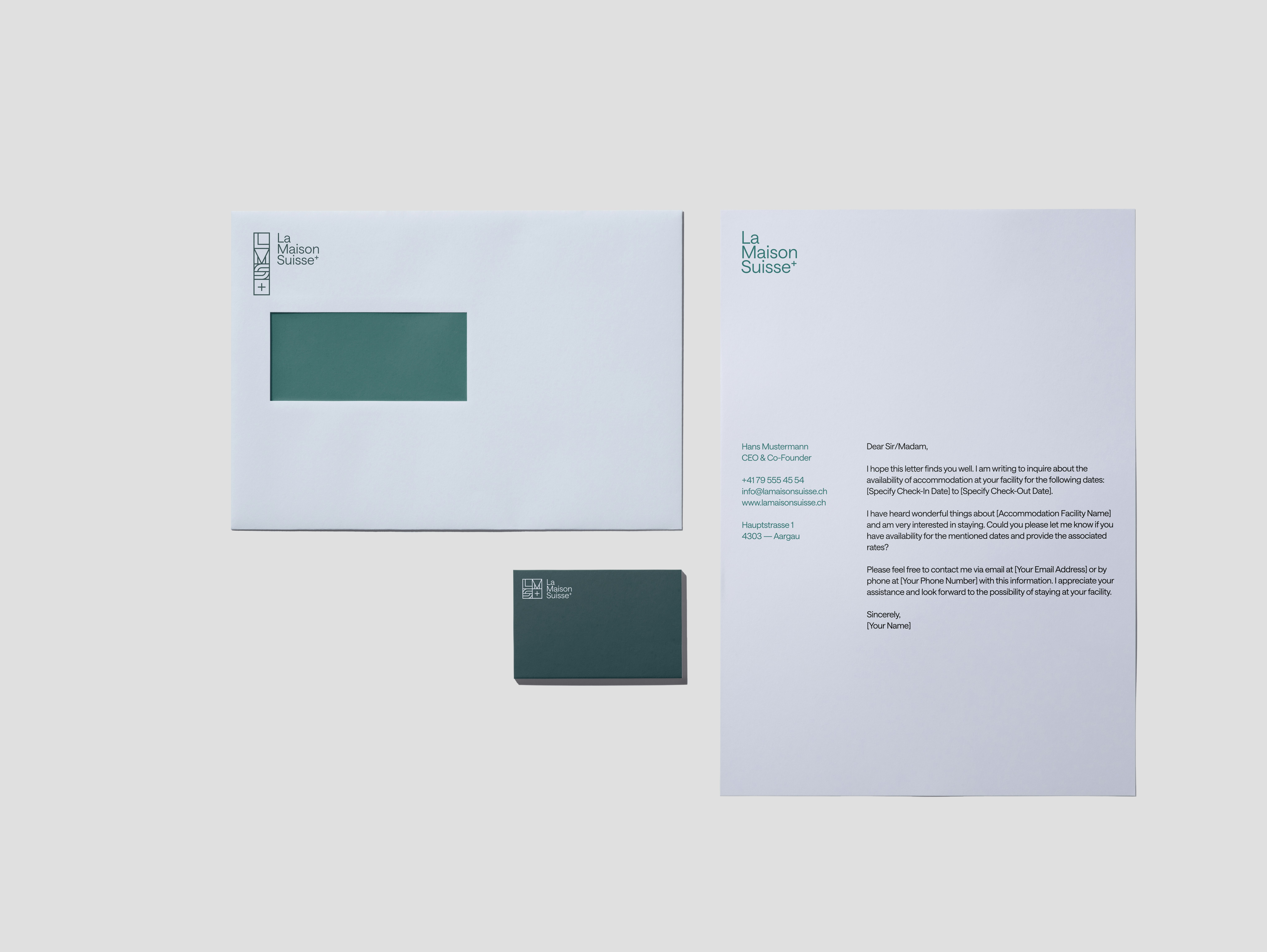 Briefpapier, Kuvert und Visitenkarte im minimalistischen Corporate Design von La Maison Suisse, in klarer Typografie und gedeckten Farben.