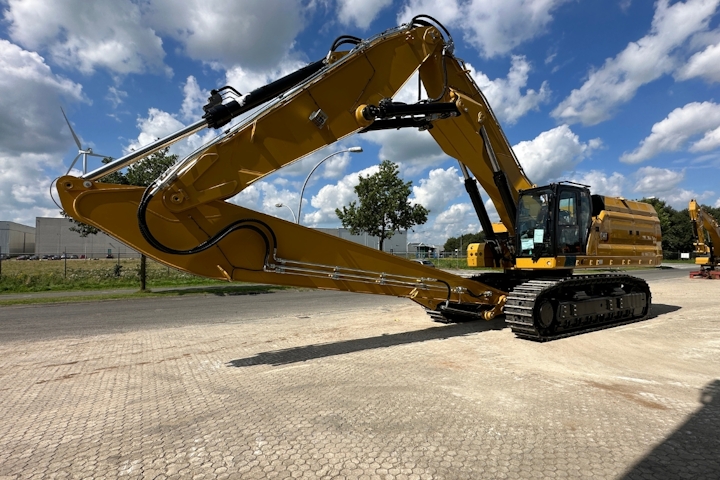 3 piece front for a tracked excavator