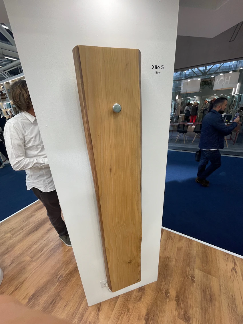 Termosifone elettrico di design in legno di cedro massello
