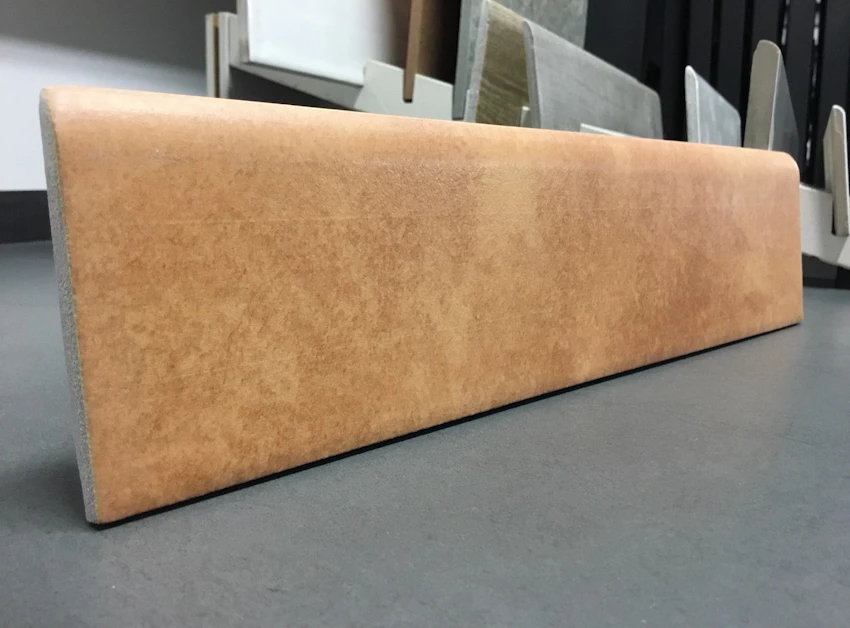 Battiscopa in gres Effetto Cotto Rosso 8x33  