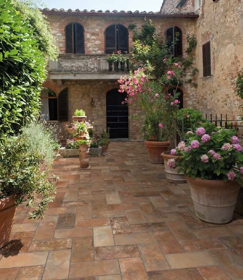 Tavella in gres porcellanato effetto cotto Terra Esterno