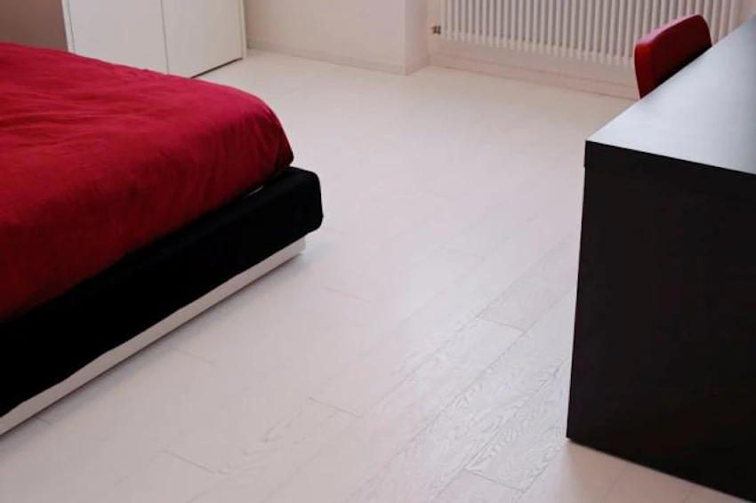 Pavimento in legno Rovere Bianco assoluto verniciato 