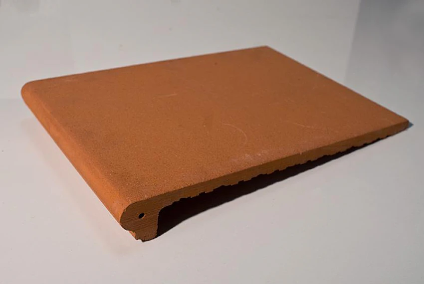 Gradone in cotto arrotato naturale 1°Scelta