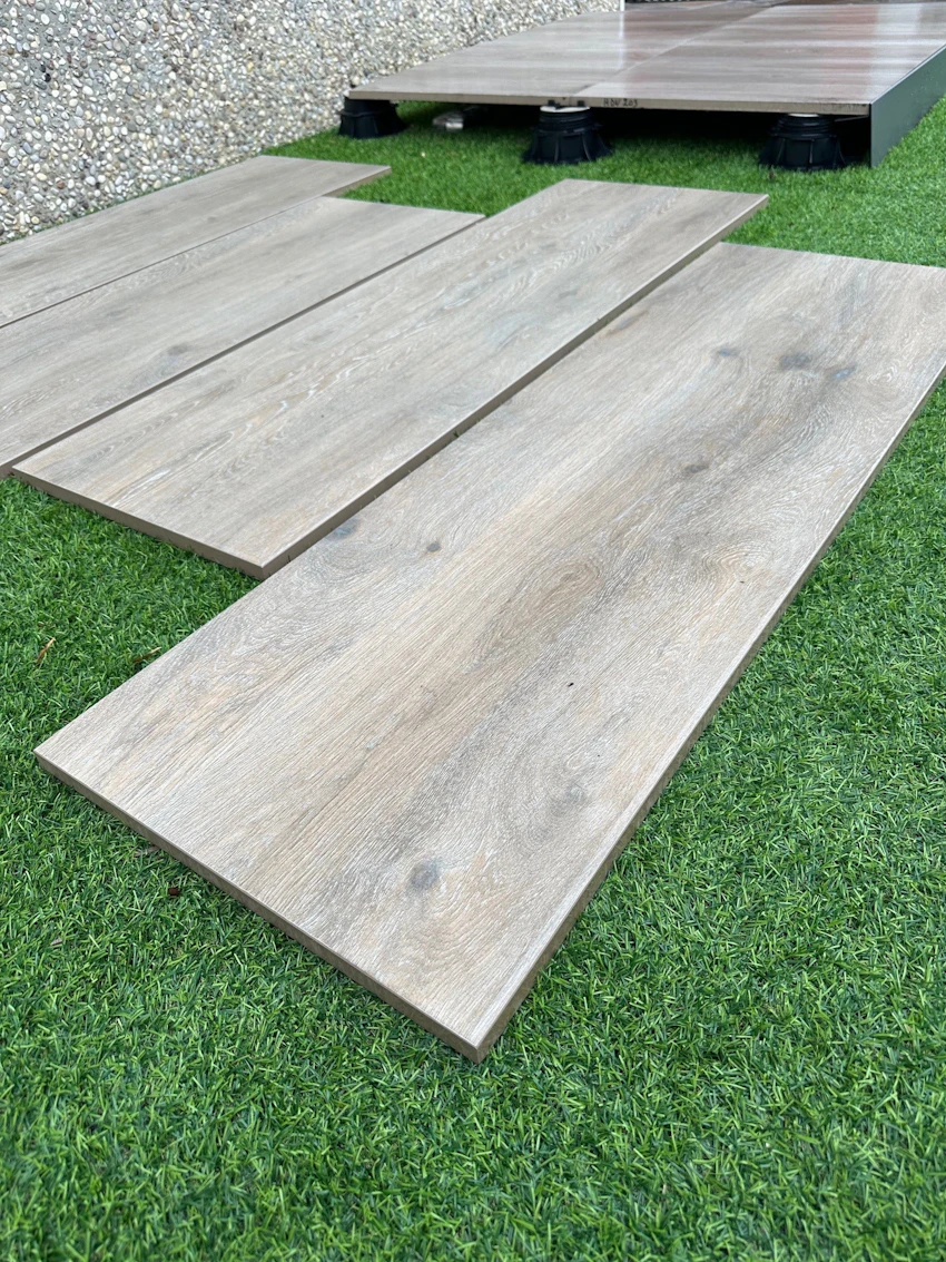 Pavimento gres porcellanato galleggiante NOCE WOOD 40X122