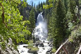 Hike to the Base of Fish Creek Falls