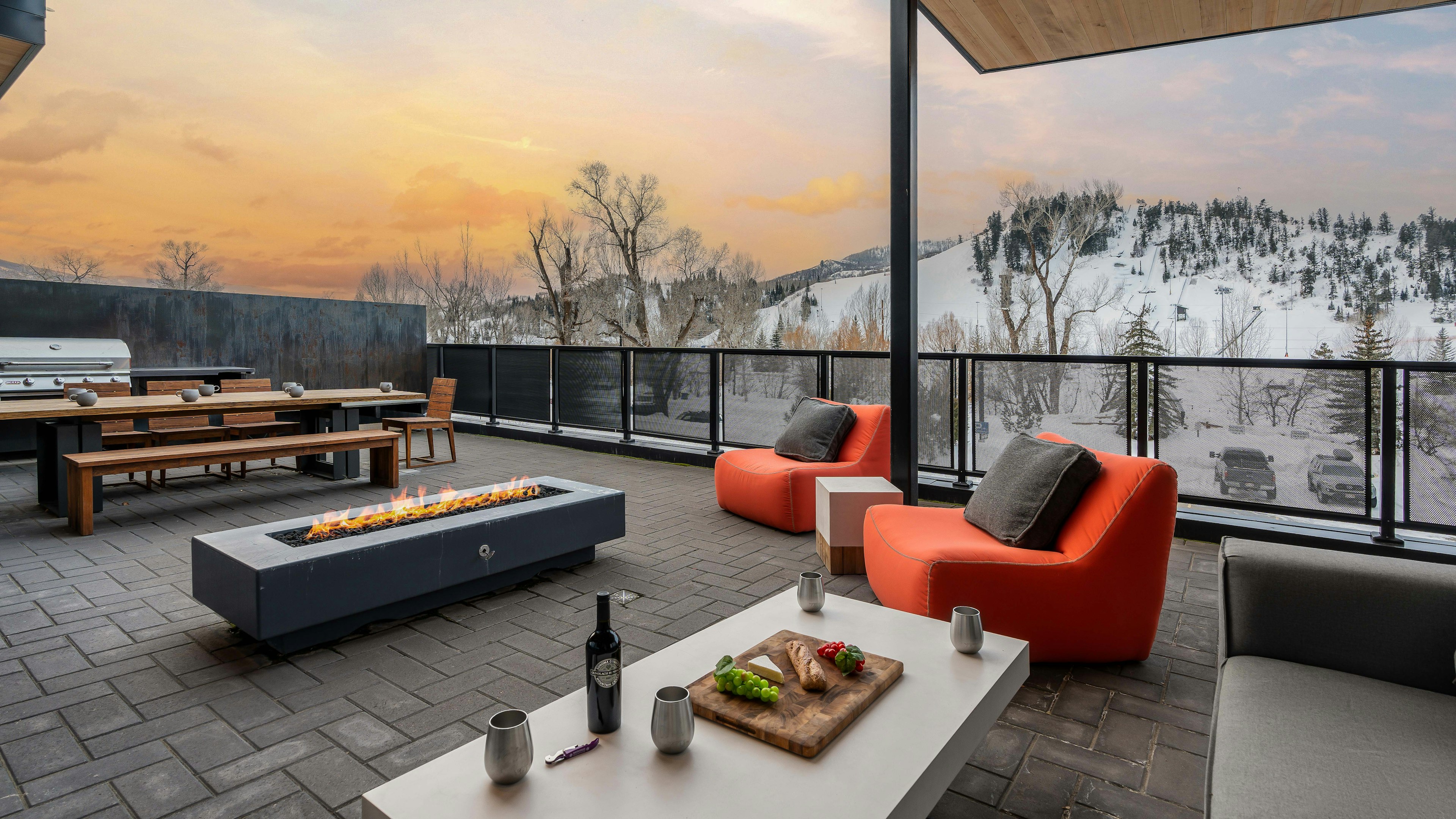 Gorgeous deck with views of the Yampa River and the iconic Howelsen Hill ski jumps!