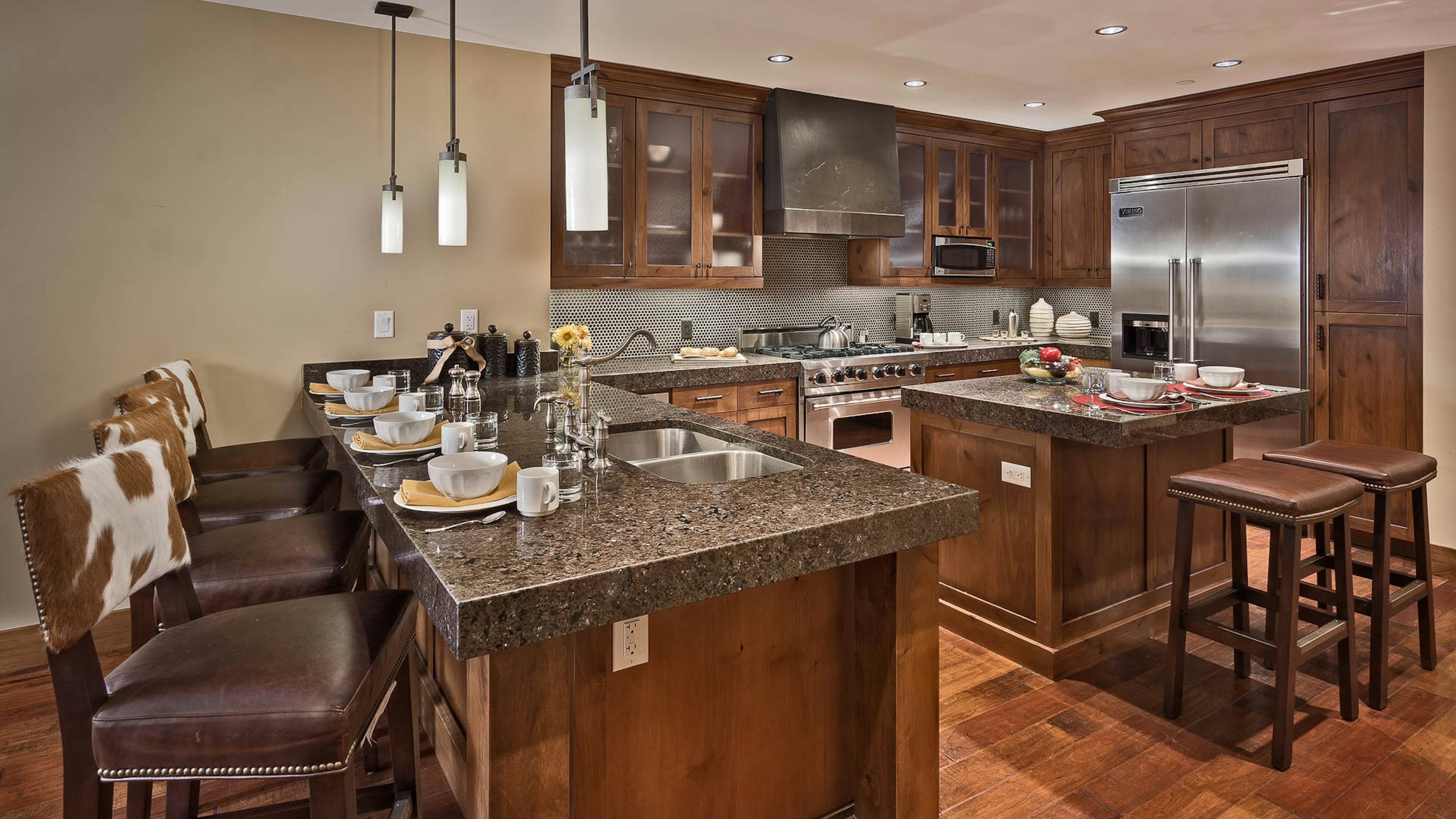 Gourmet kitchen