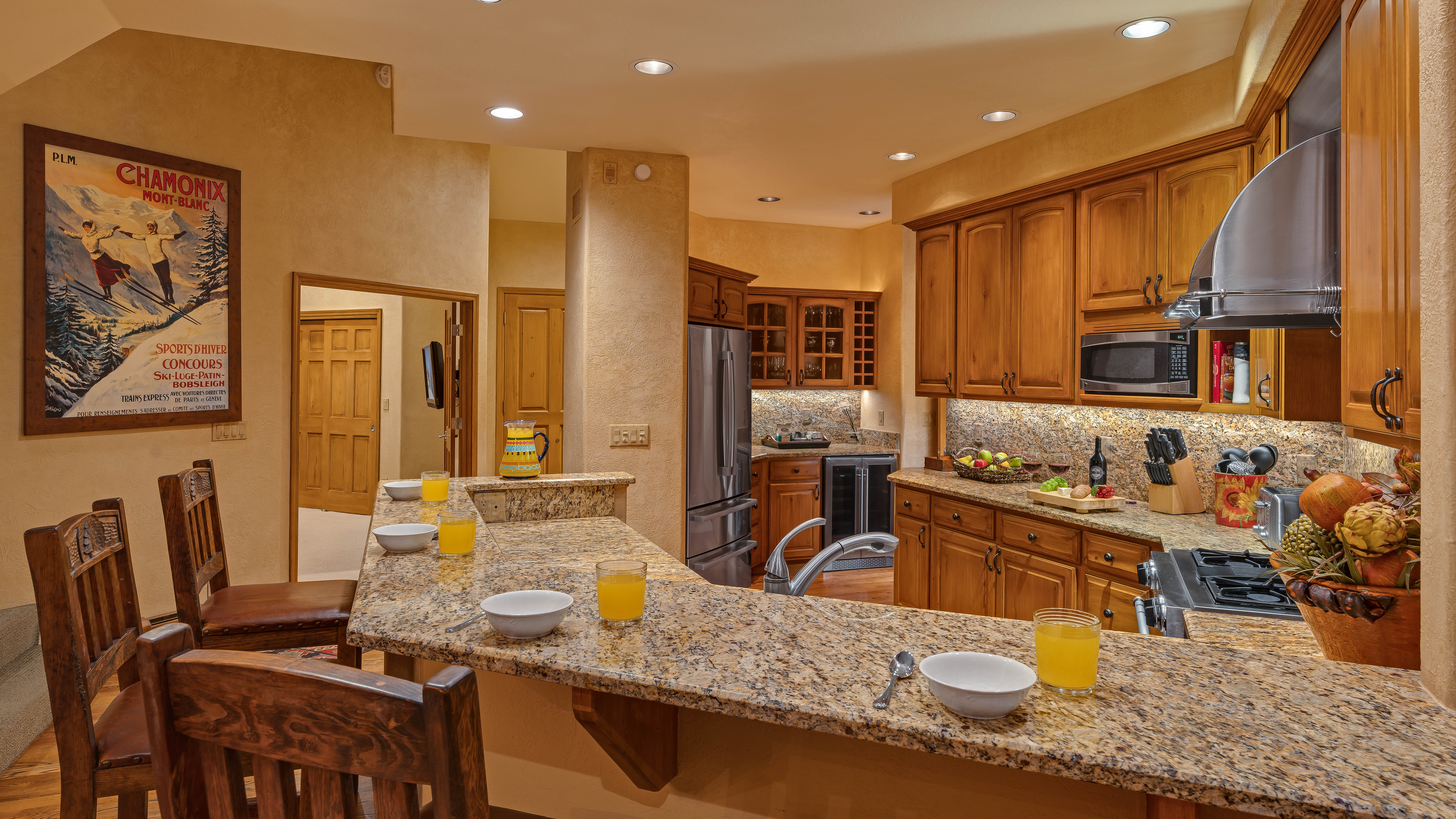 Chalet Aster photo 3