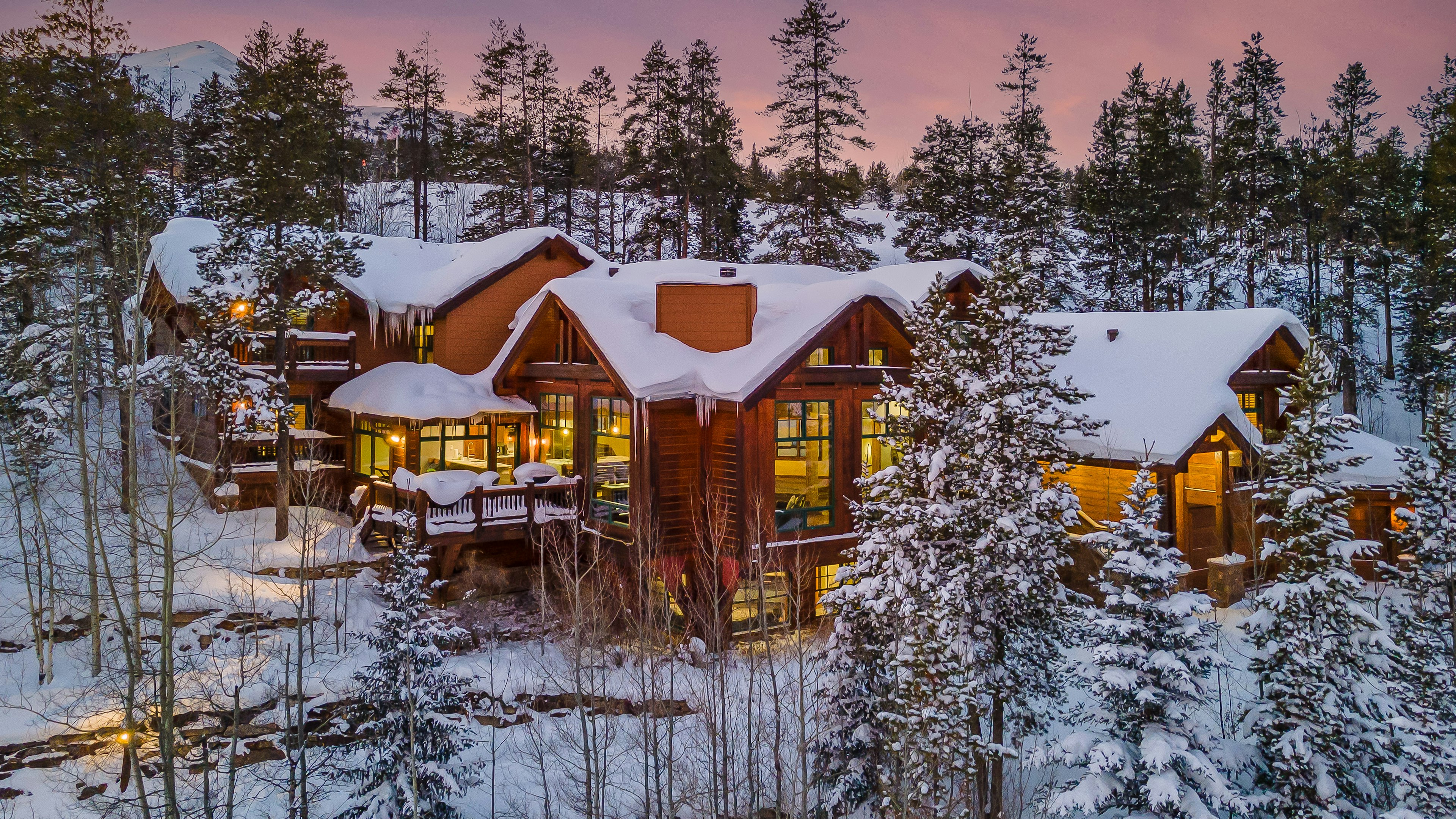 Majestic Mountain Lodge 1