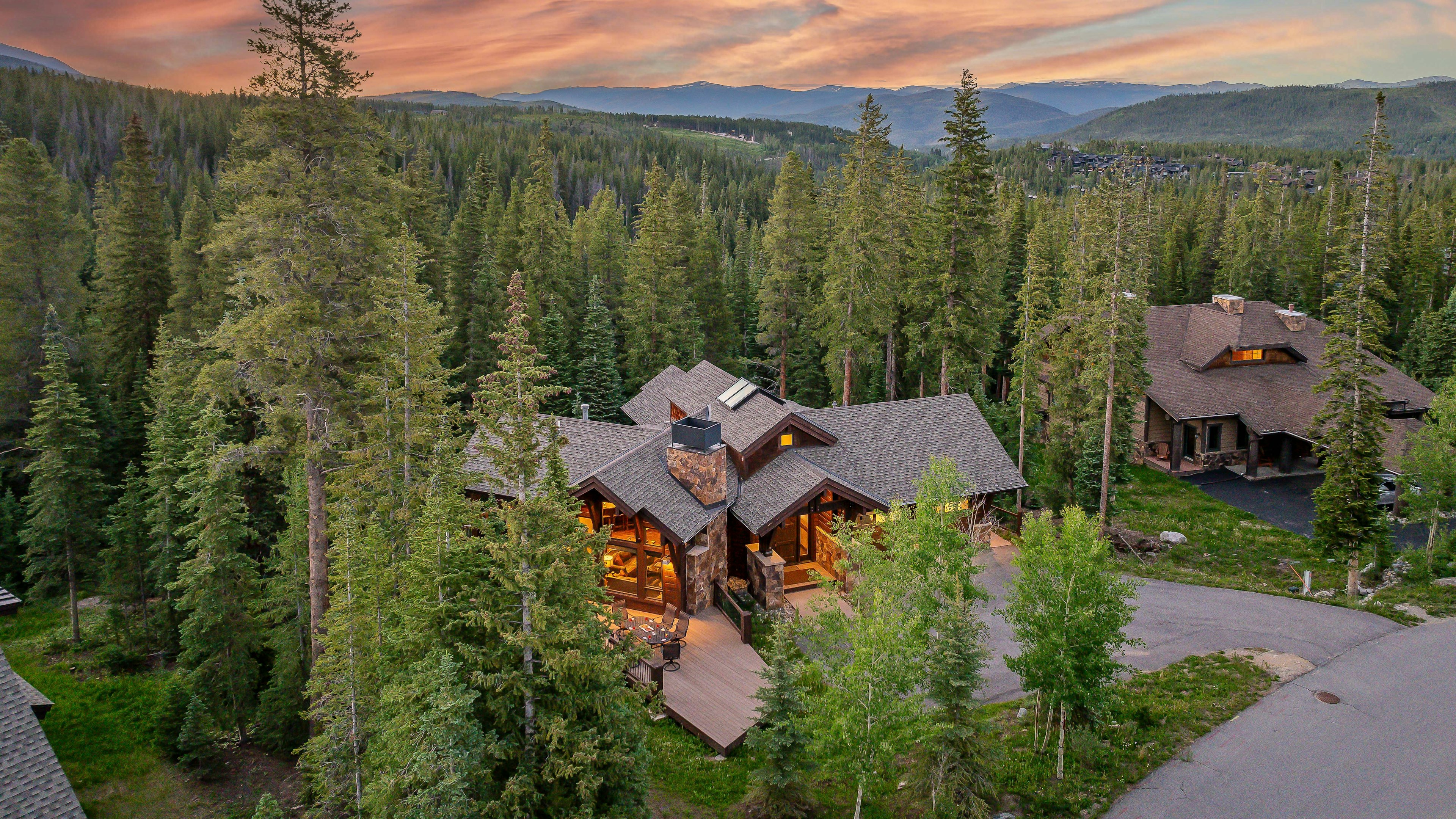 Rocky Mountain Lodge, photo 5