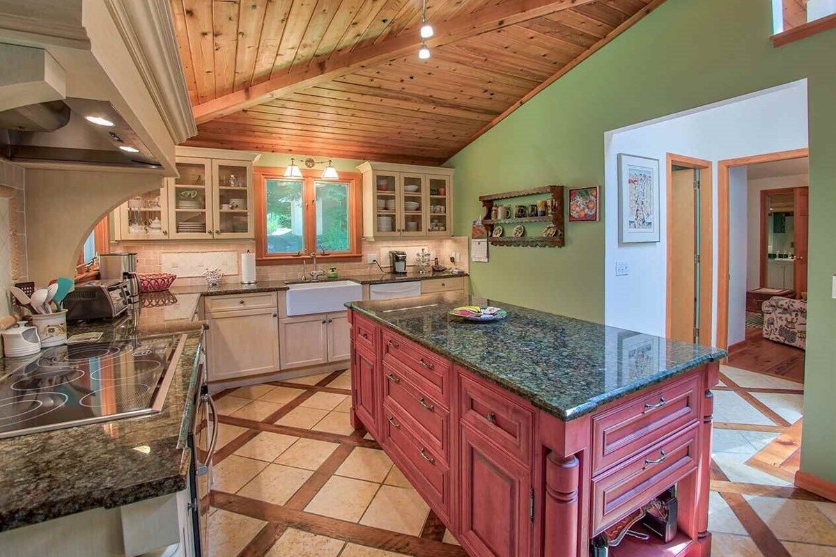 Alpine Chateau photo 3