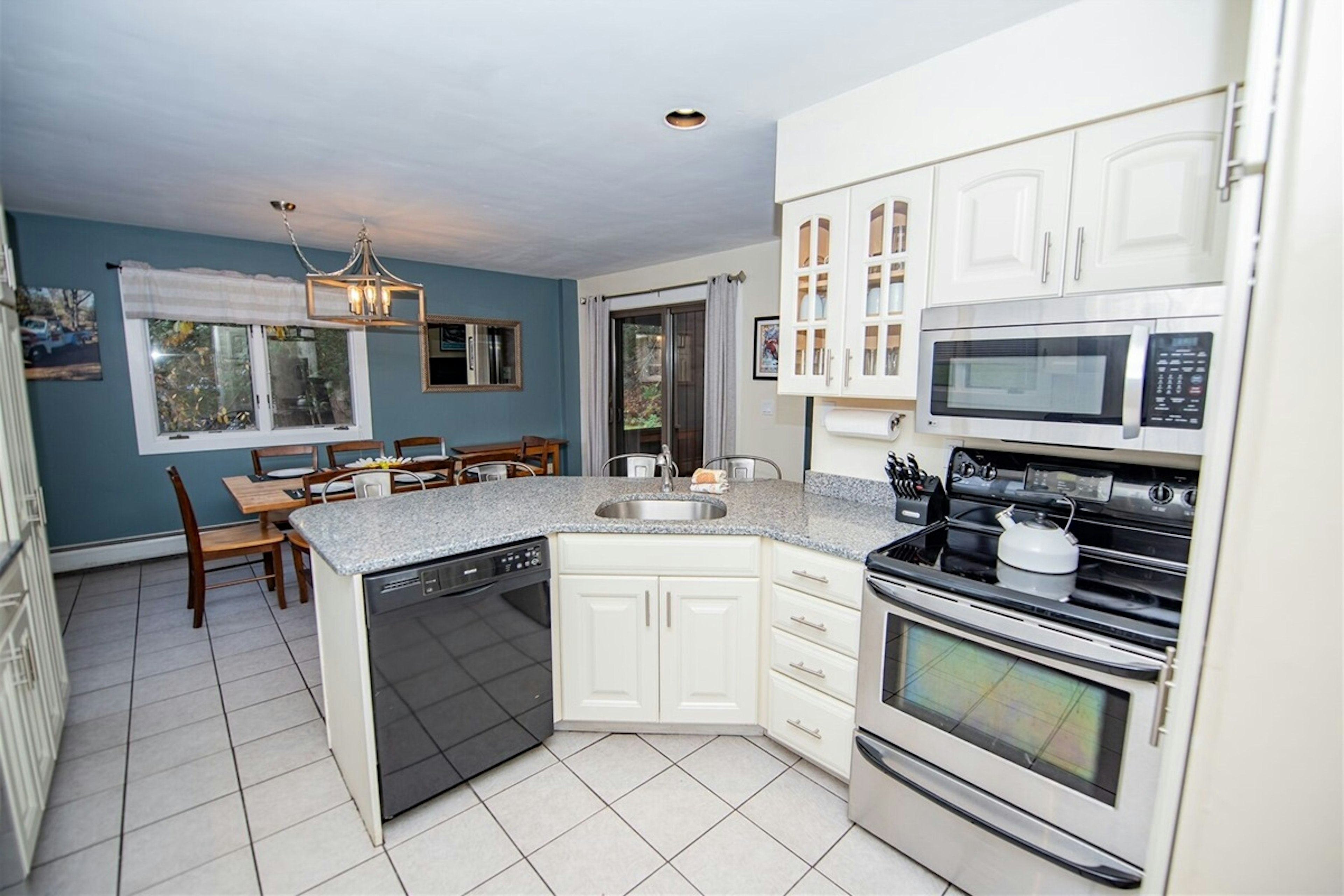 Kitchen with Breakfast Bar Seating