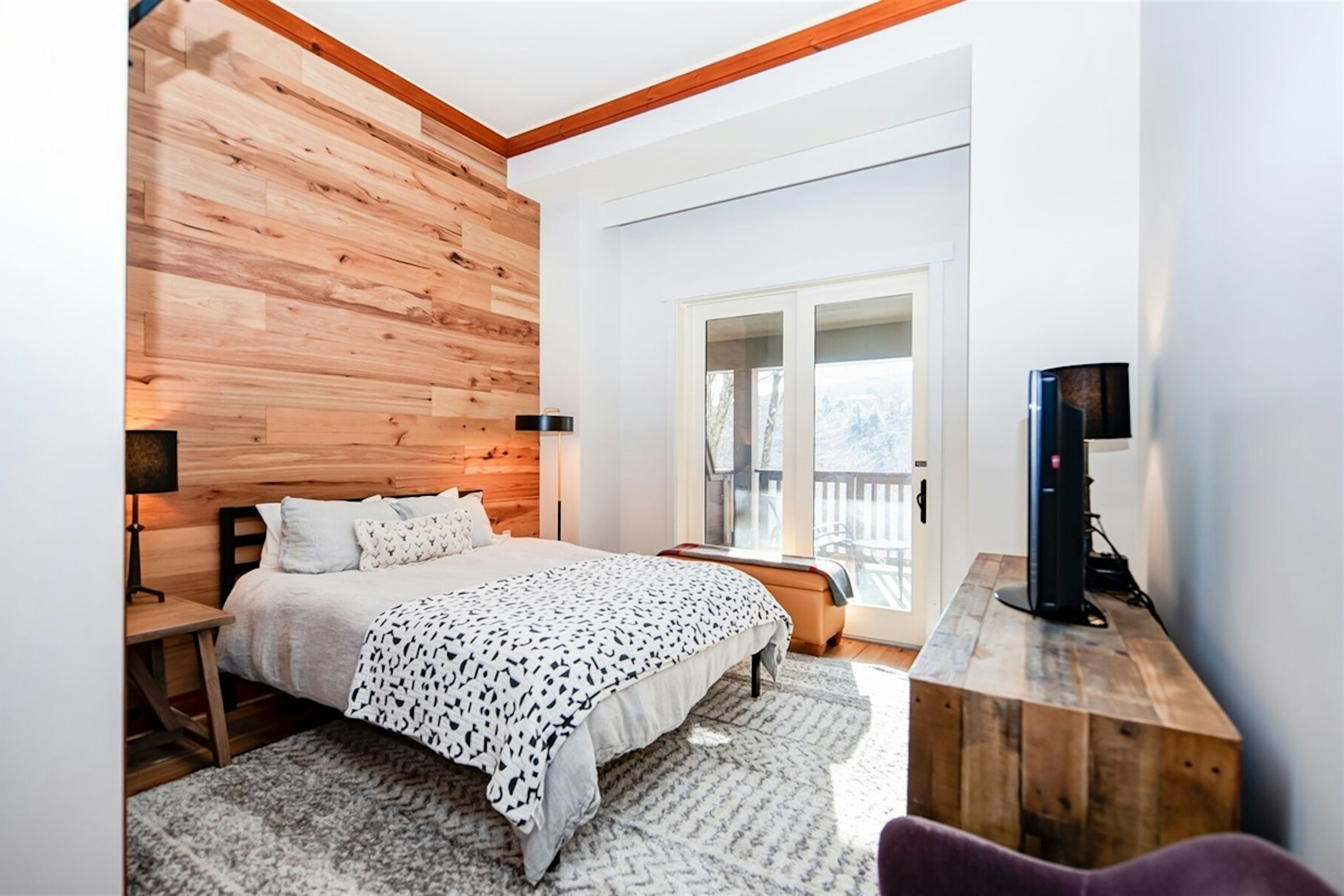 King bed  in Master