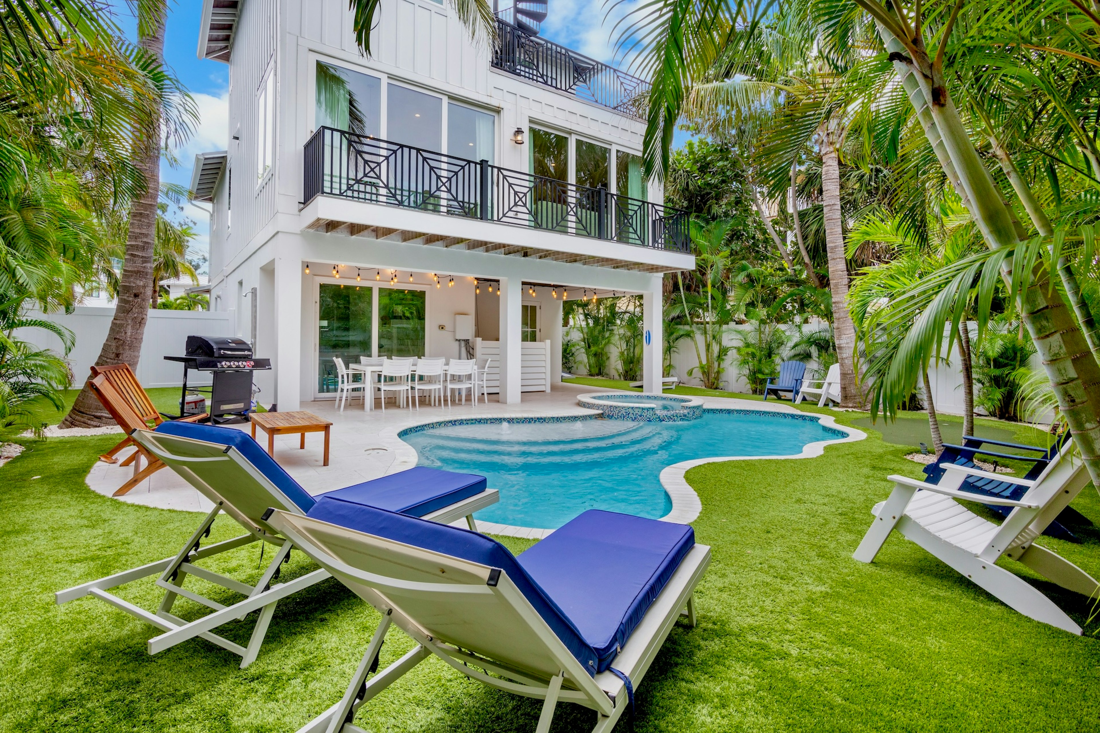 Sun chairs around the pool