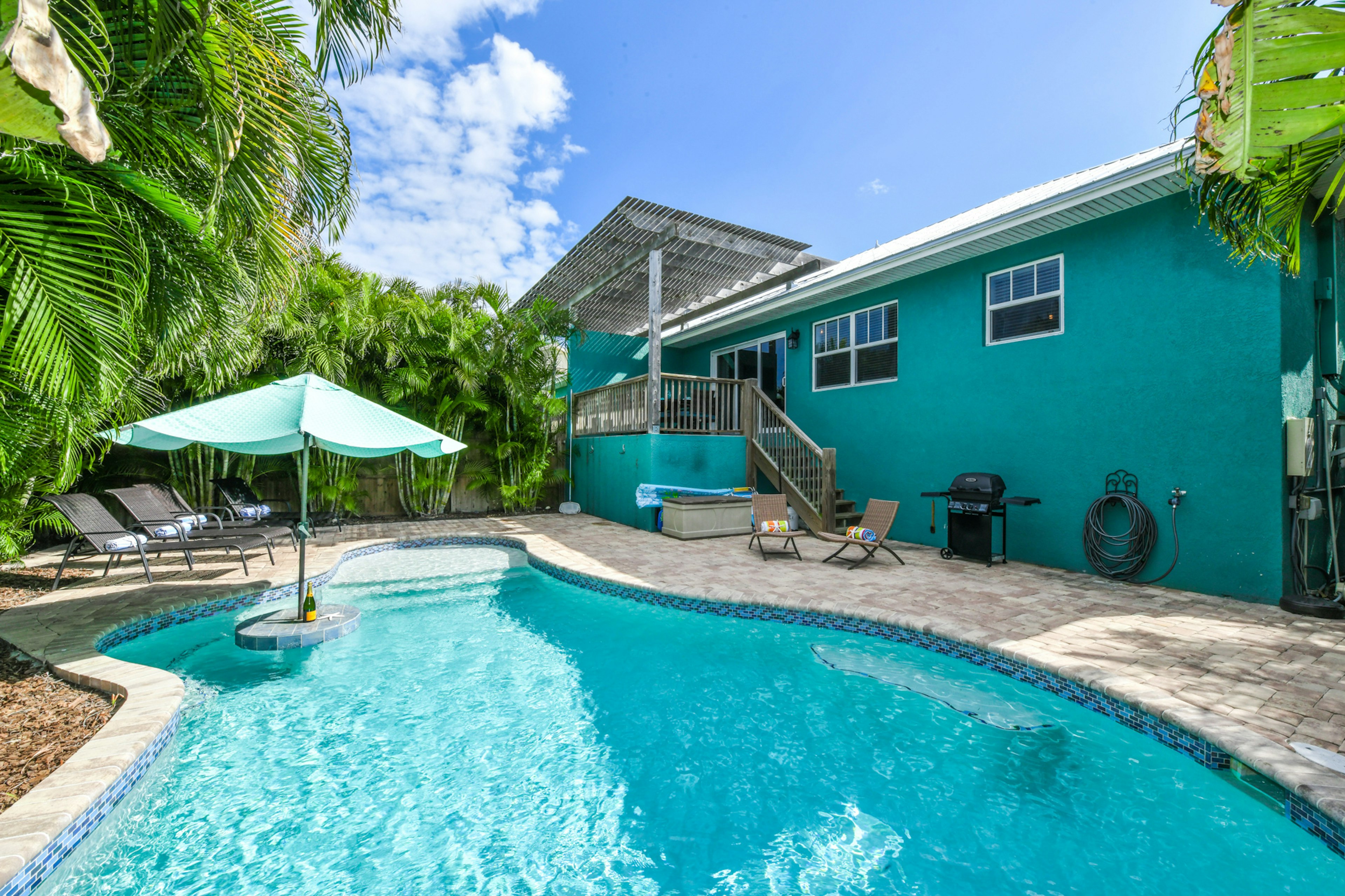 Private Pool and Swim up Bar