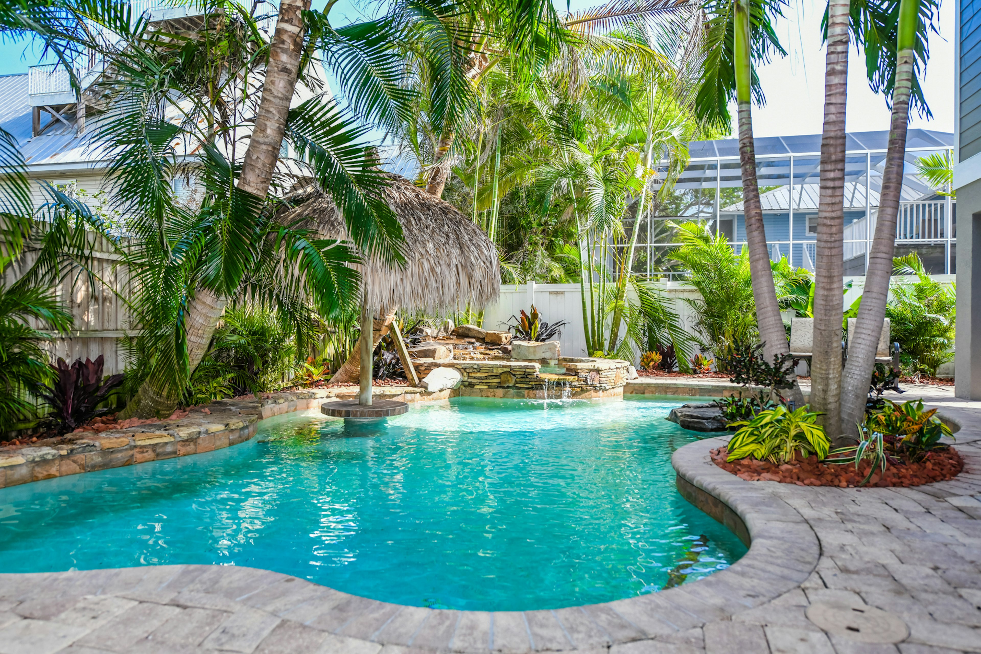 Drinks Island in the Pool