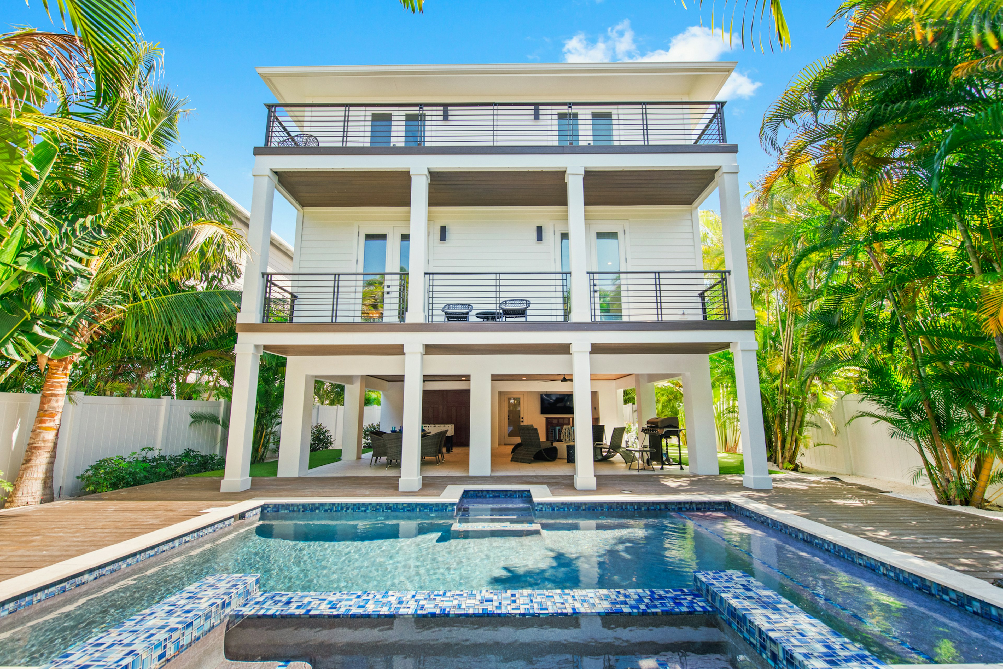 Crystal Waves Oasis by AMI Locals