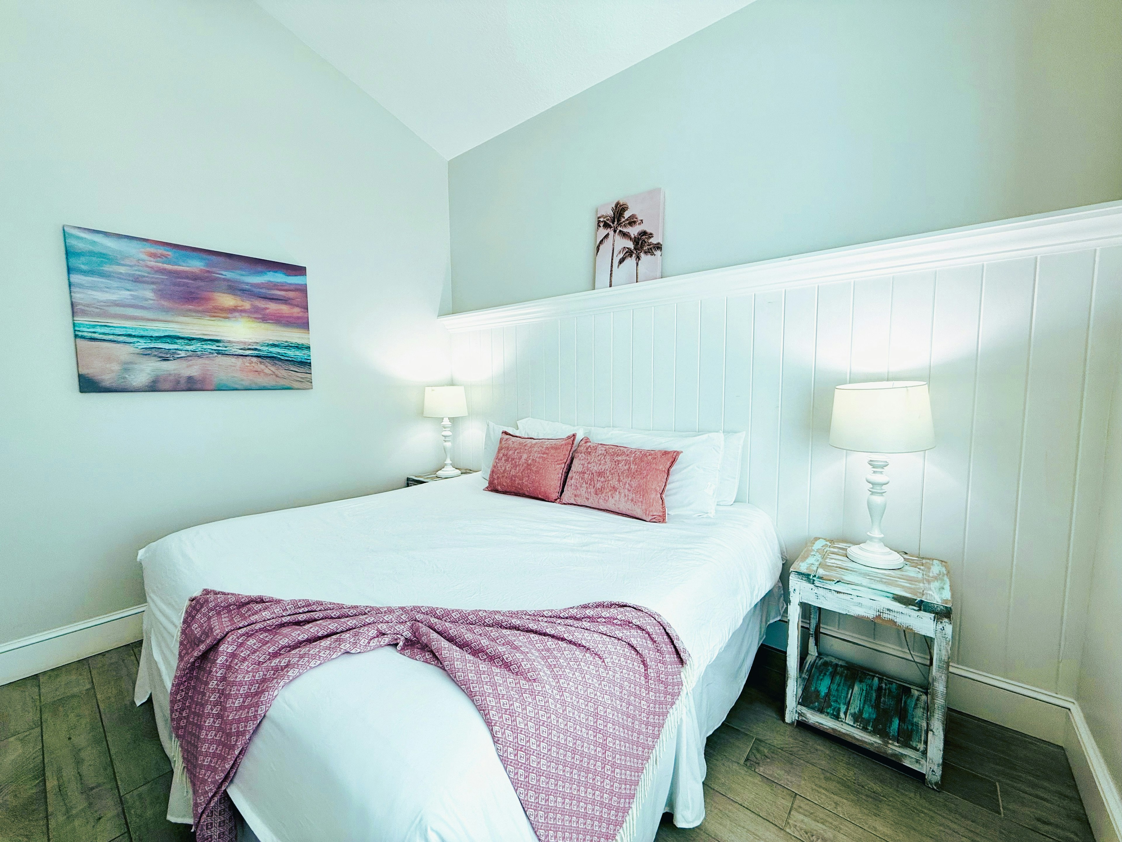 Second Bedroom - King Bed - Main Floor