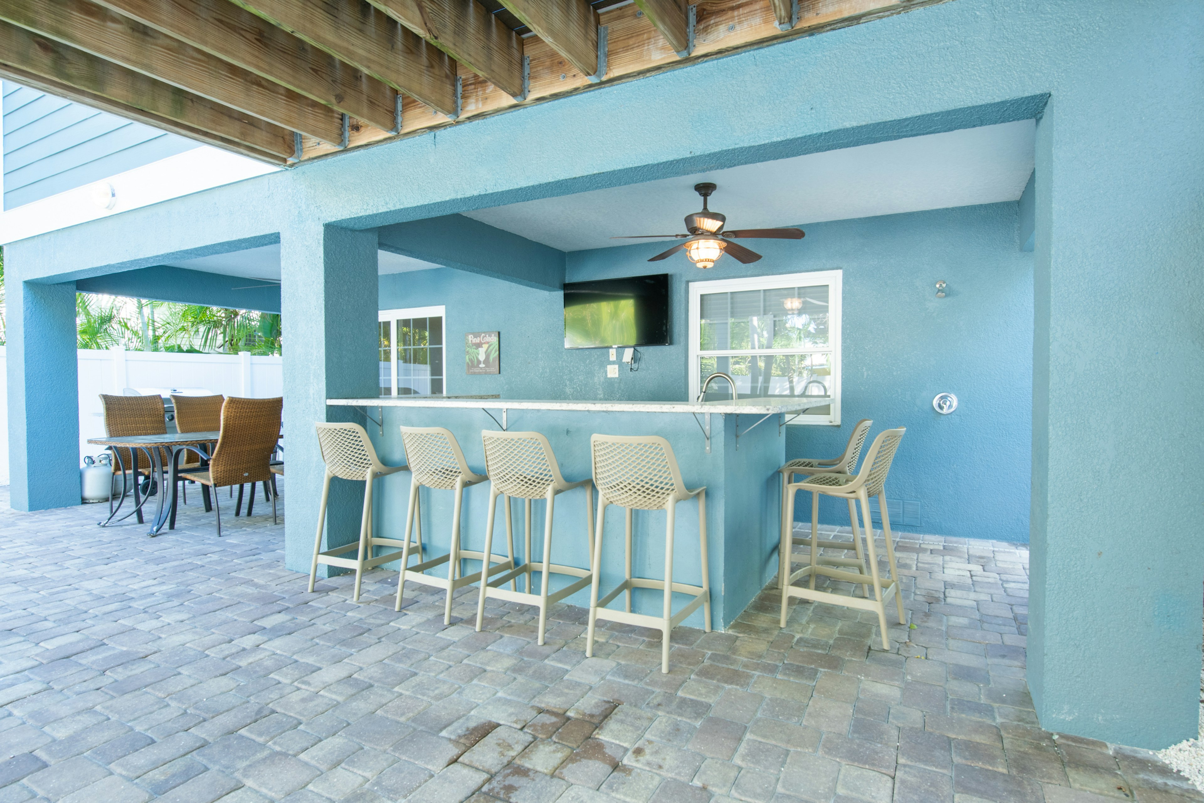 Outdoor Bar and TV