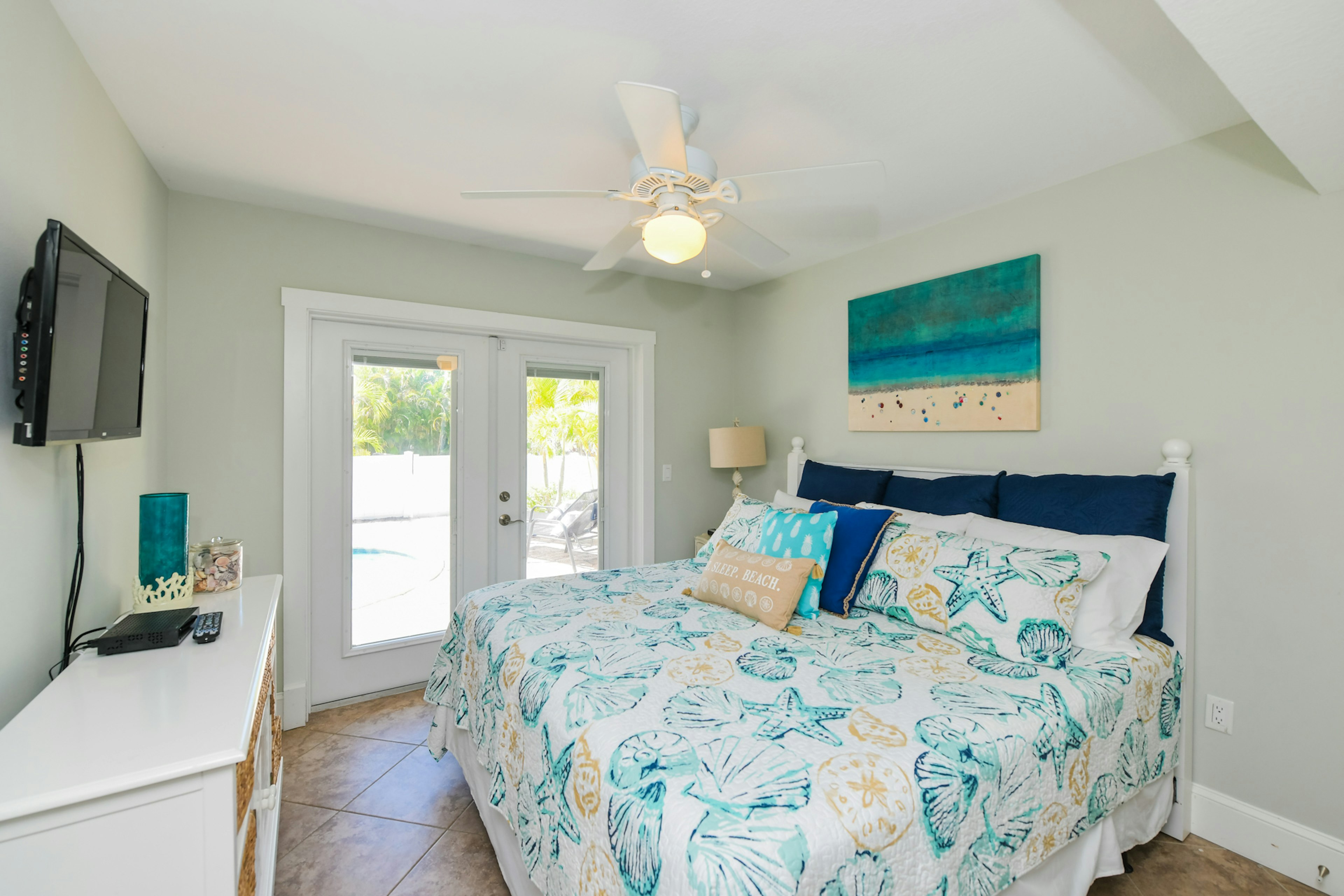 Primary Bedroom - Pool Access