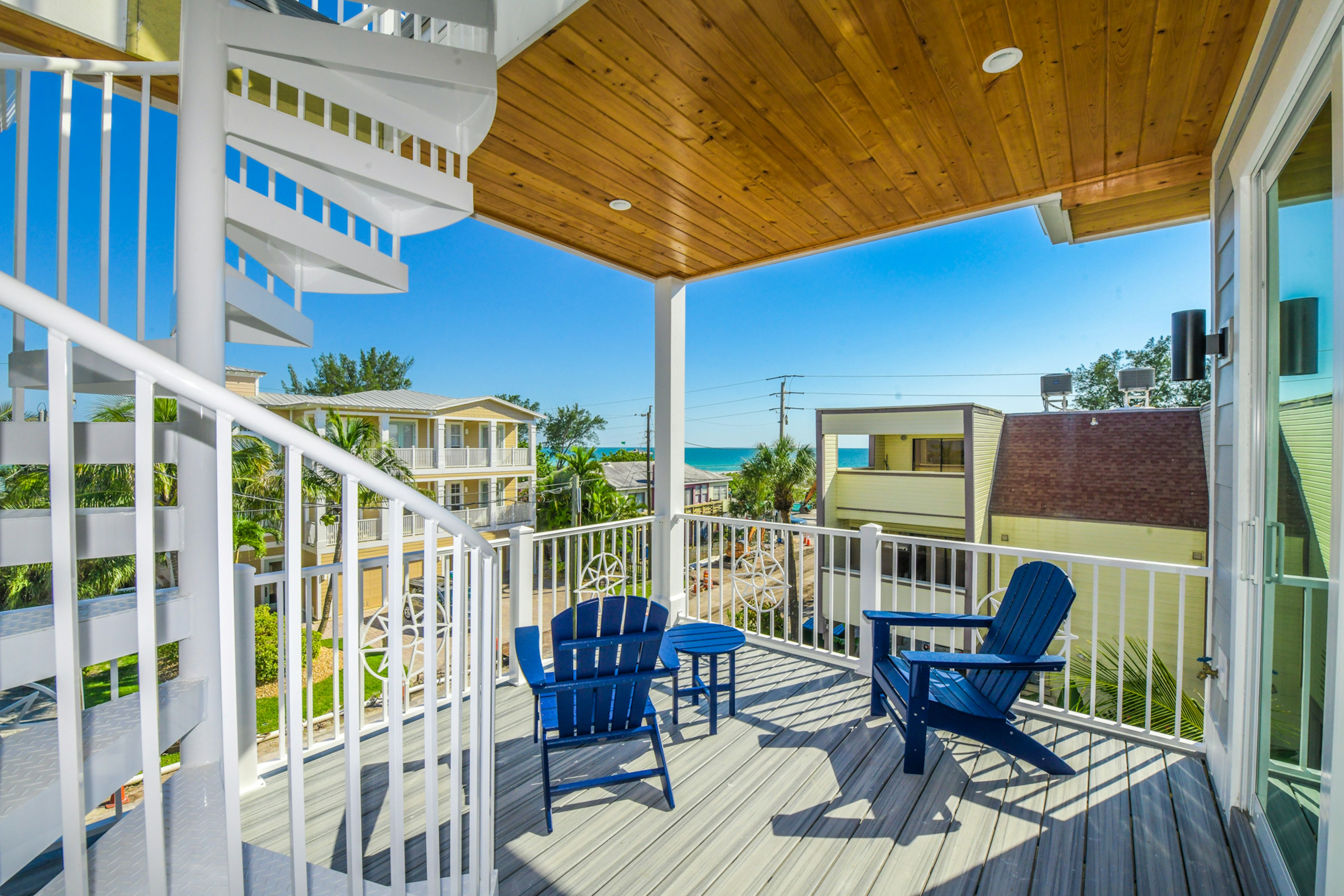 Deck with Rooftop Access