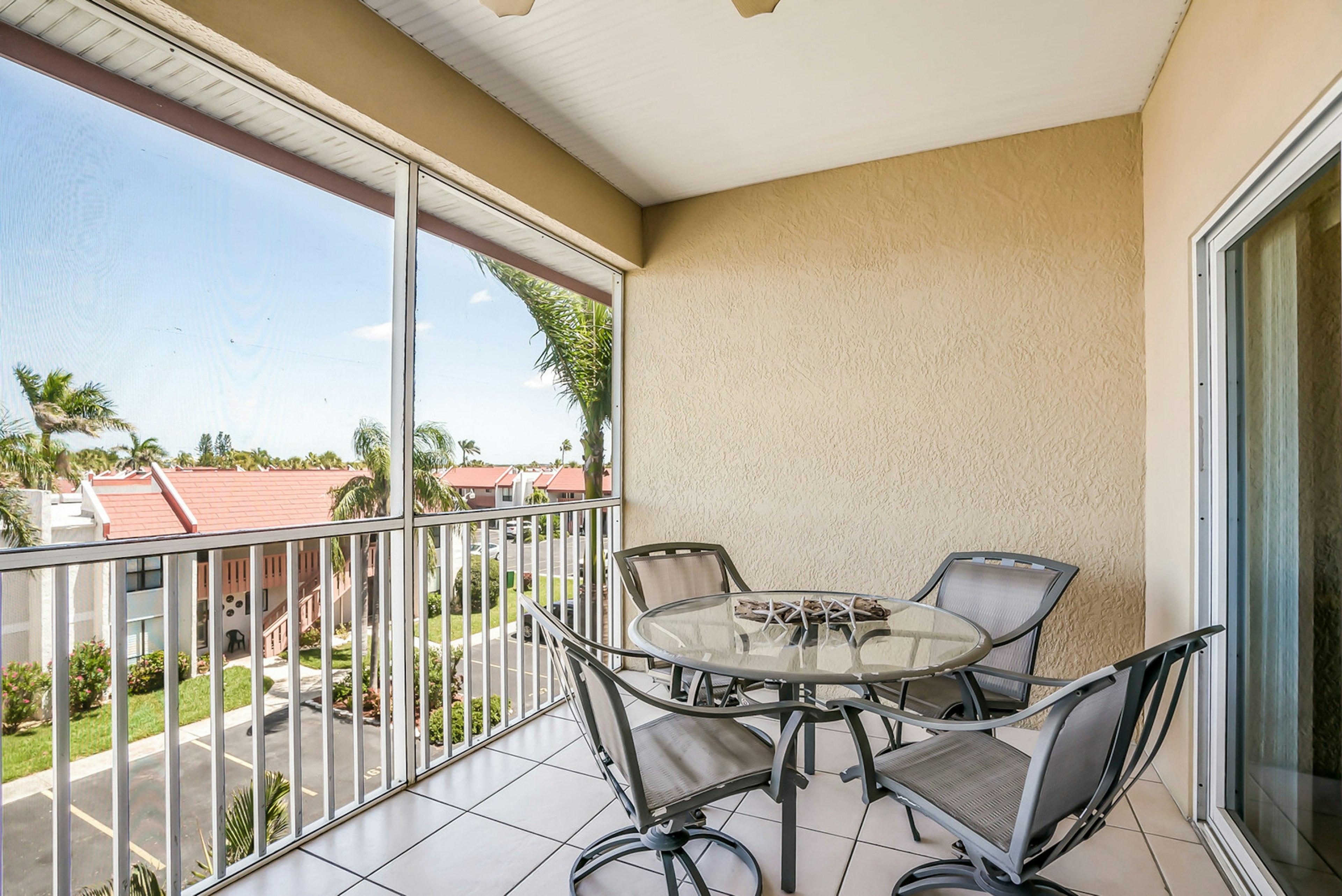 Balcony, Outdoor Dining