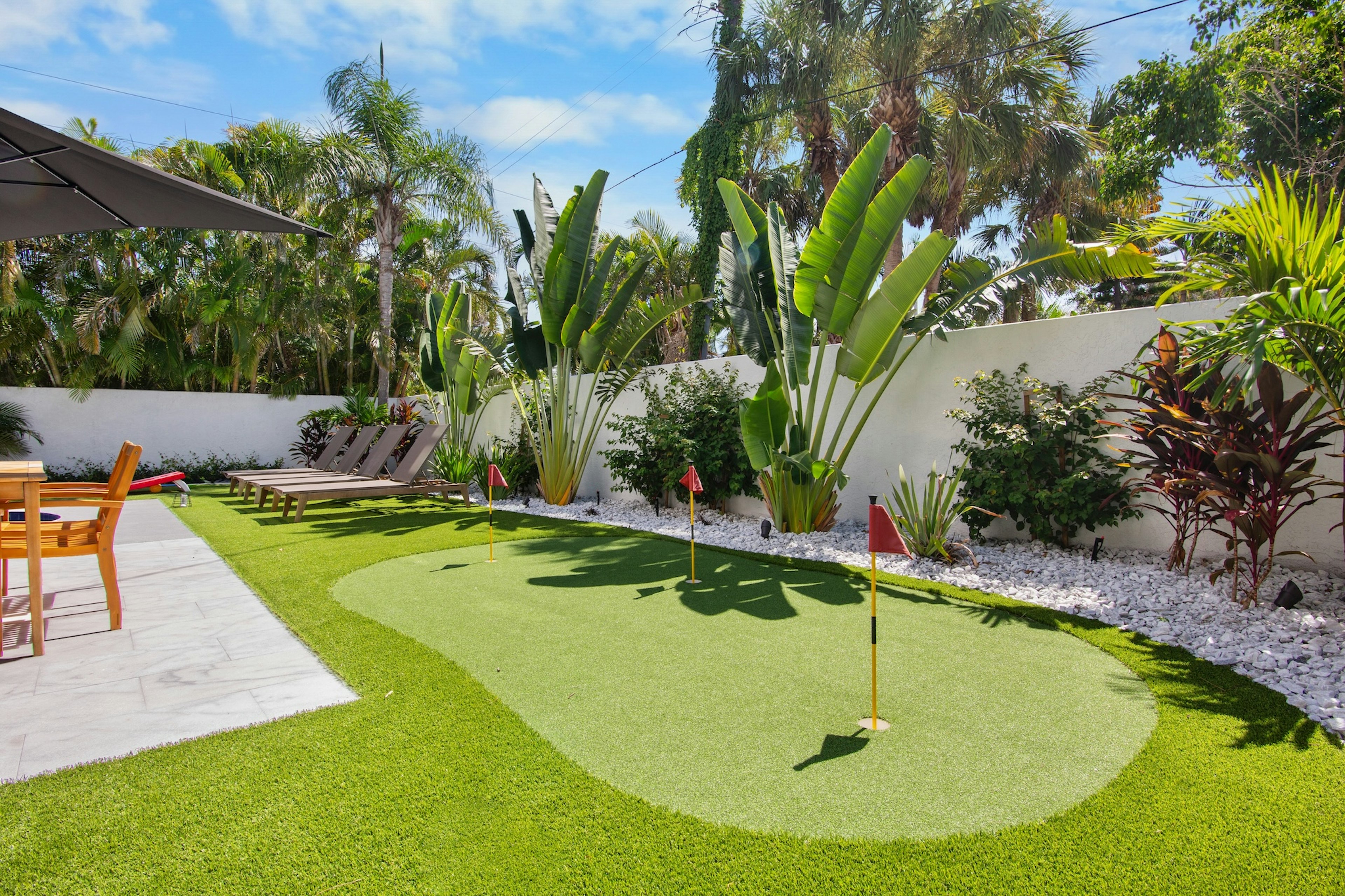 Putting green for family entertainment