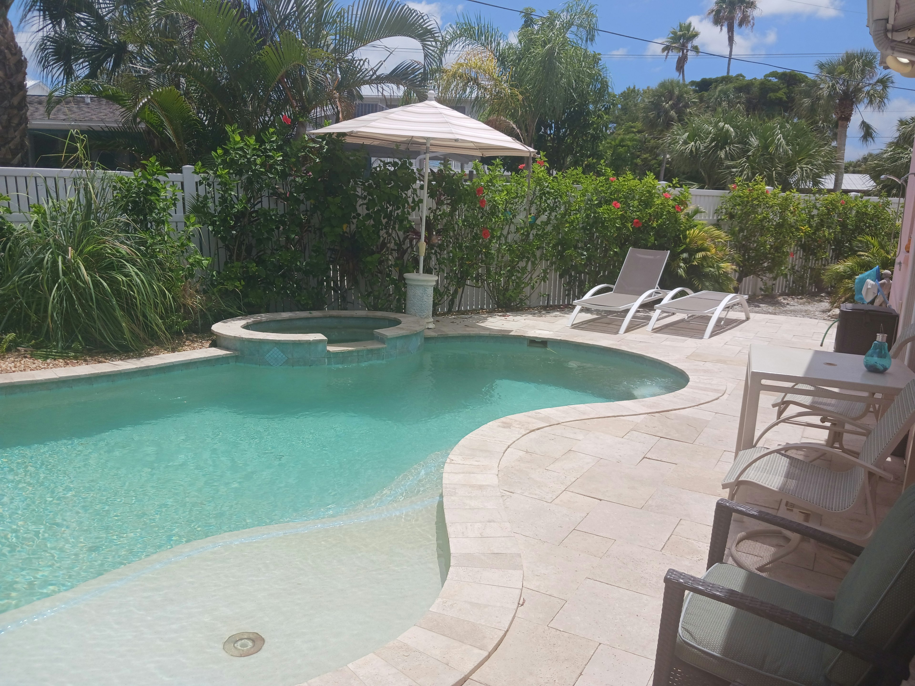 Pool, Spa, and Lounge - Coral Palms